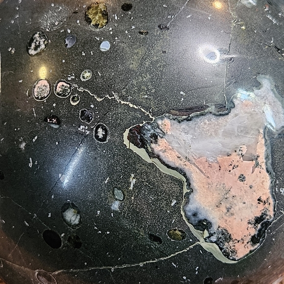 Plum Jasper decor centerpiece - Picture 2 of 5